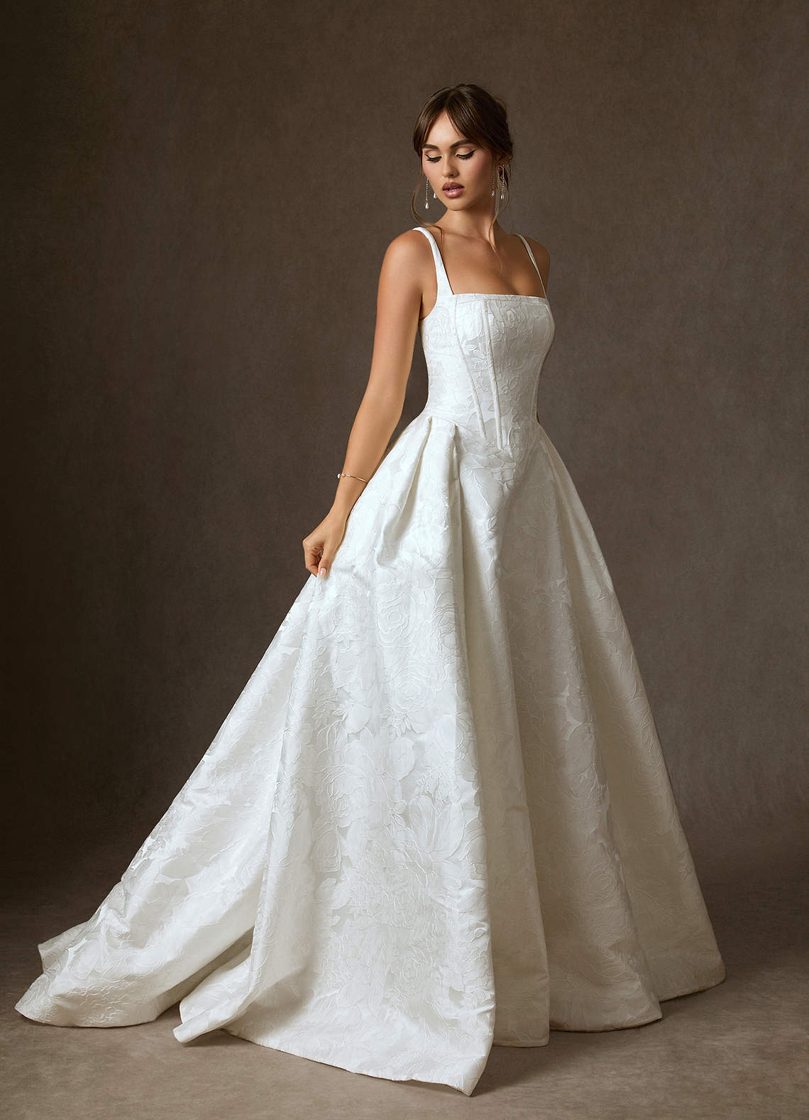 Delvina-AZ75843029