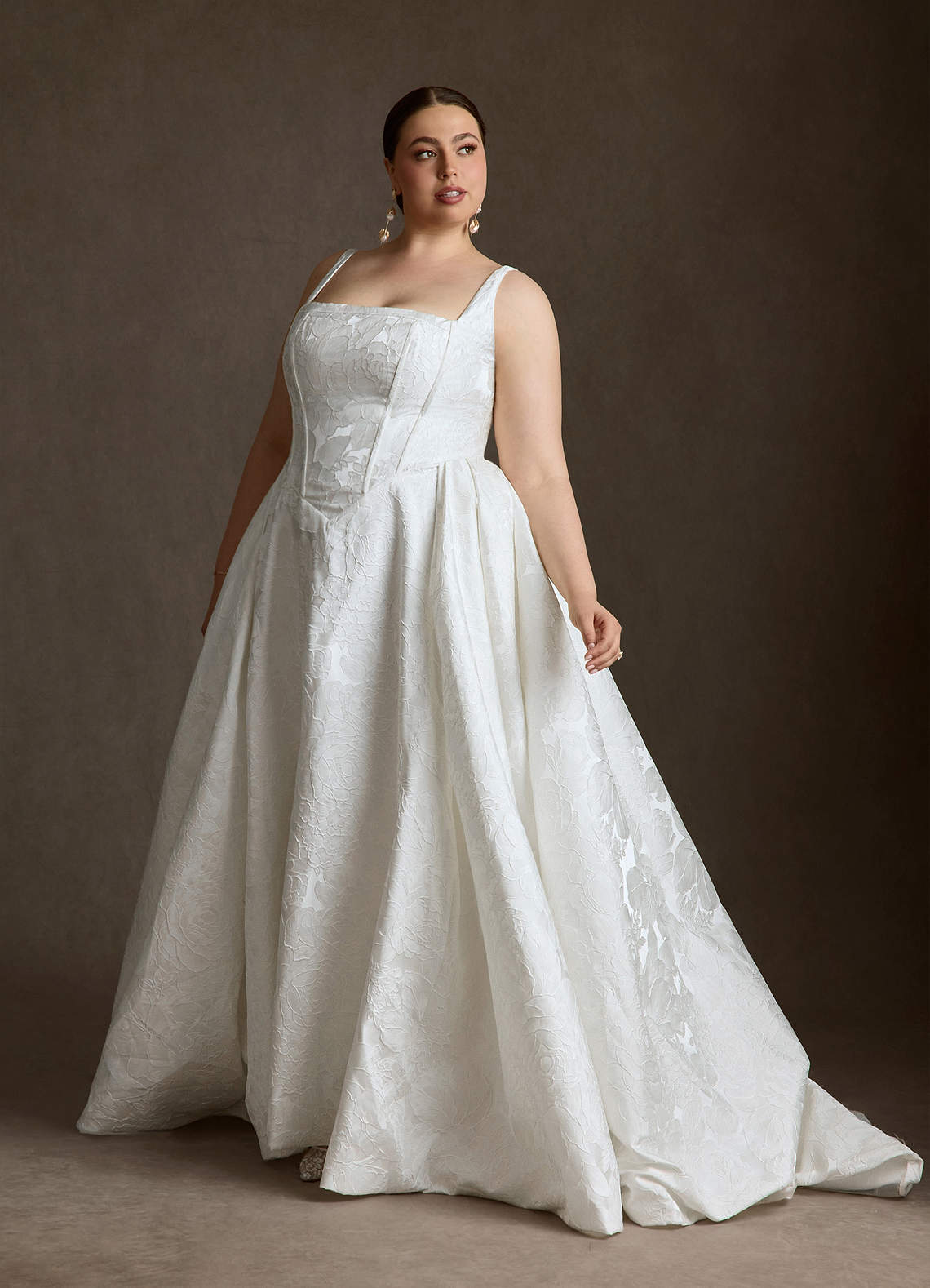 Delvina-AZ65940998